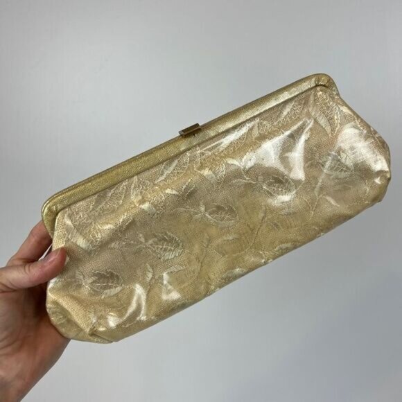 Vintage 70s Women's Victorian Gold Floral Clasp Clutch Wallet Purse Coin Pouch - Picture 1 of 10